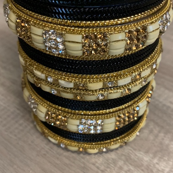 Women’s Bangles - Picture 2 of 5
